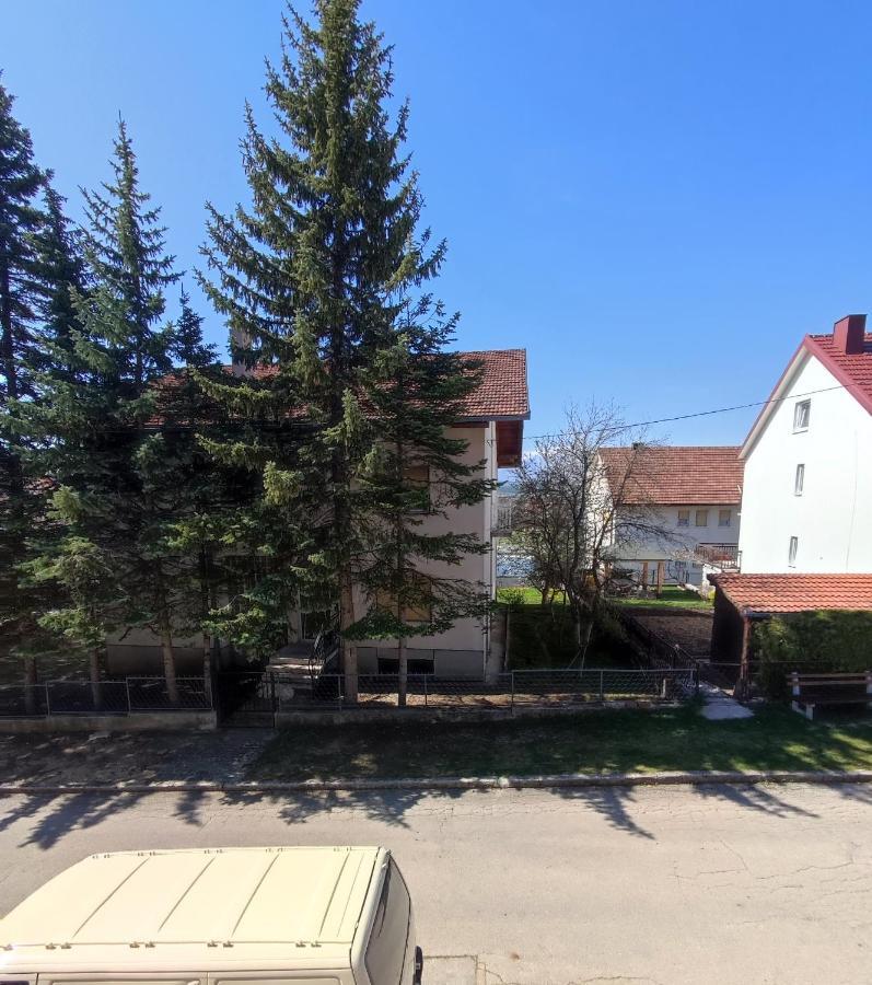Apartman Bor Livno Exteriör bild