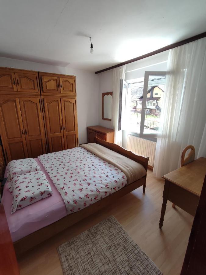 Apartman Bor Livno Exteriör bild