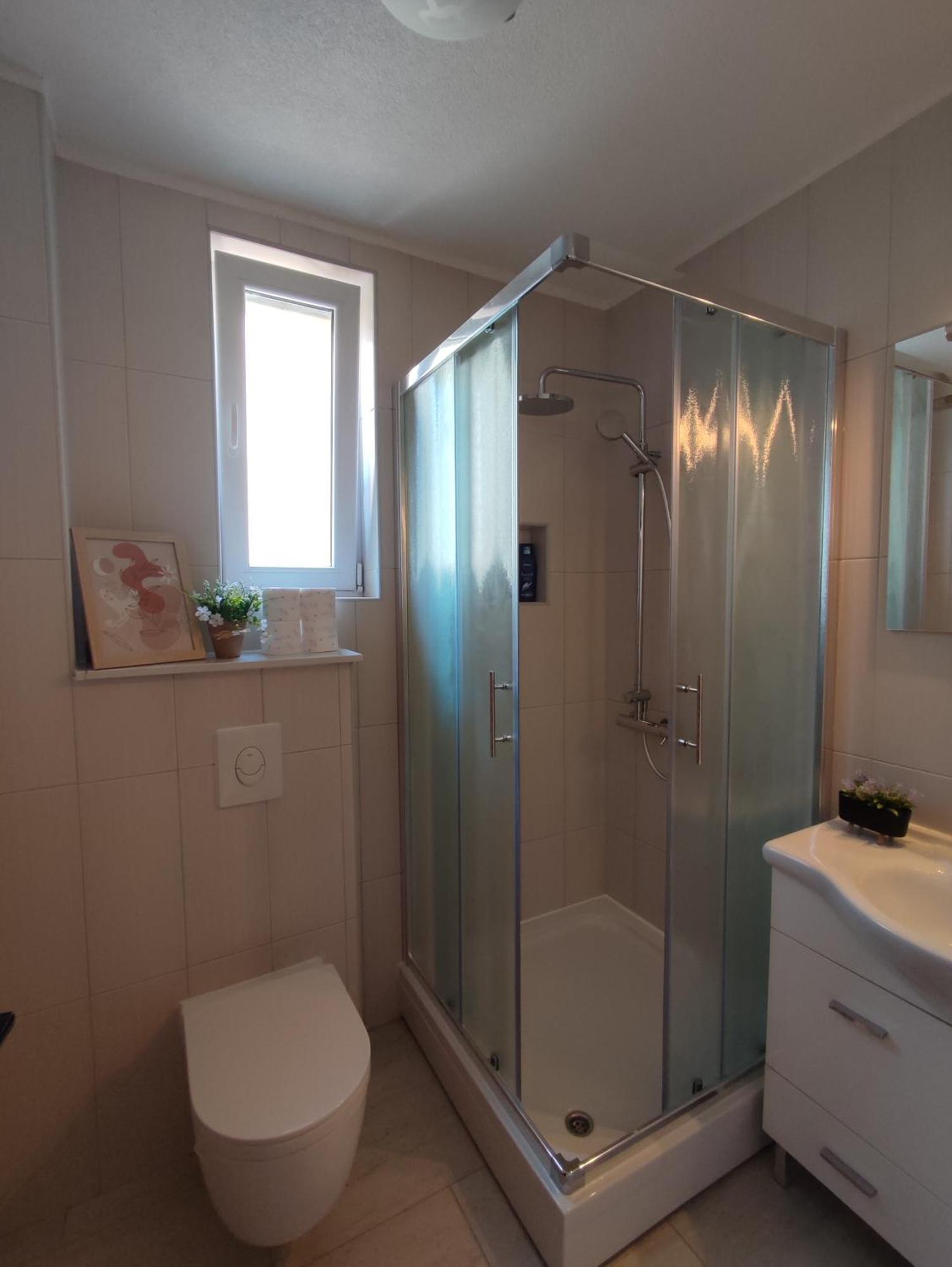 Apartman Bor Livno Exteriör bild