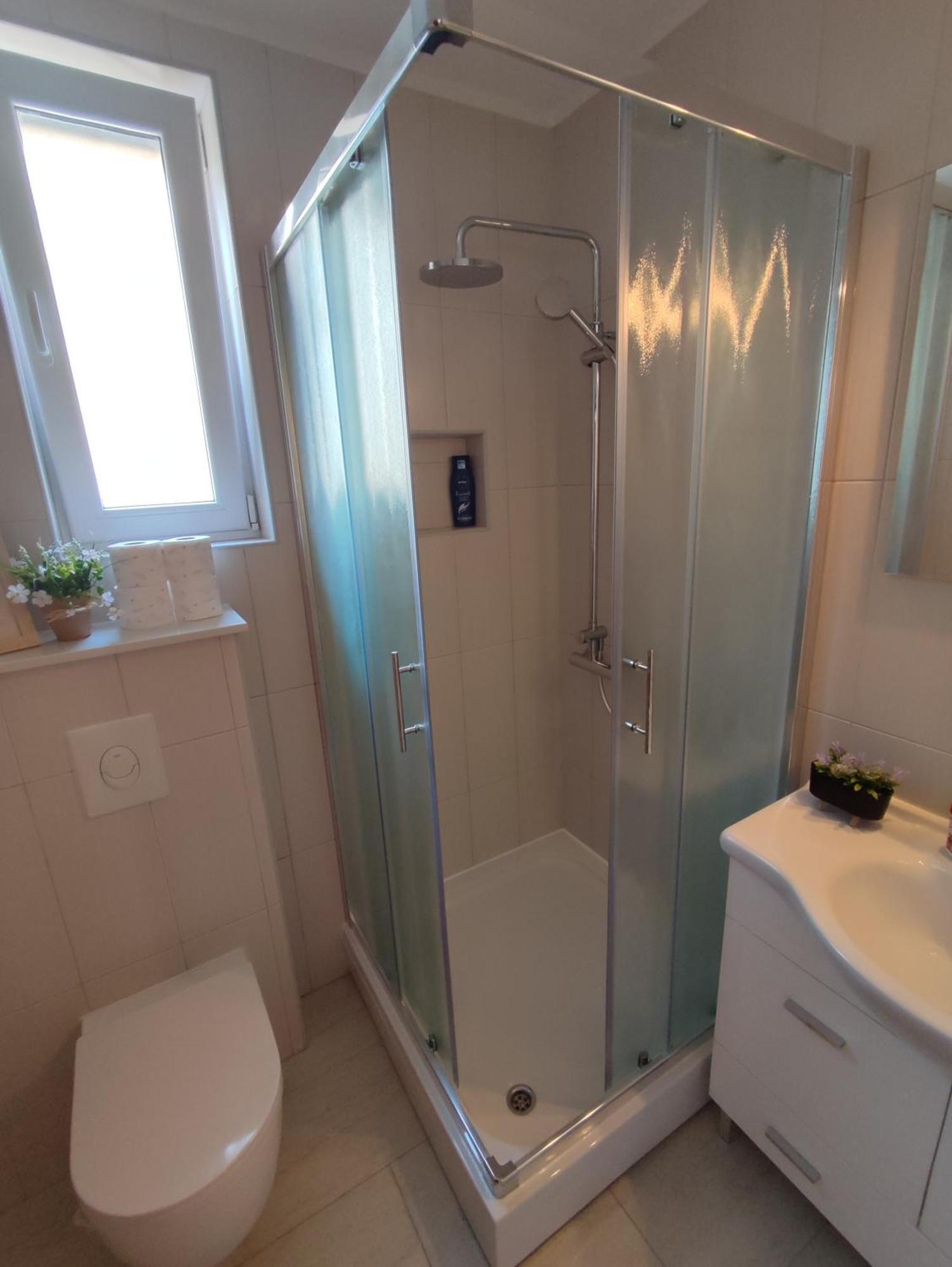 Apartman Bor Livno Exteriör bild